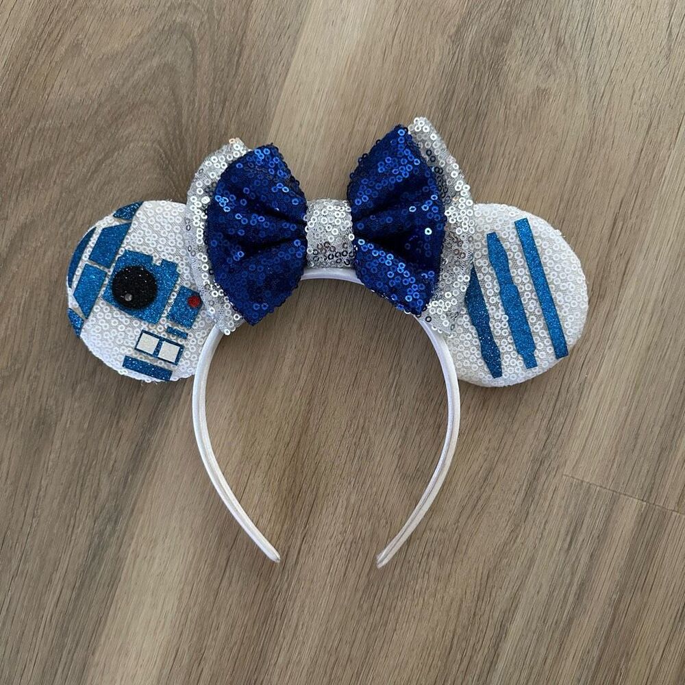 R2D2 ears